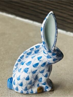 Herend Blue and White Fishnet Ceramic Bunny Figurine, 3”Decorative Home Accent